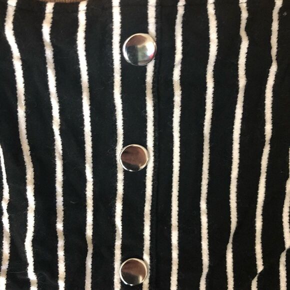 Black and White Striped Crop Top XS - Picture 2 of 2
